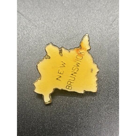 New Brunswick Canada Lapel Pin Vintage Canadian Province Souvenir - Picture 9 of 11